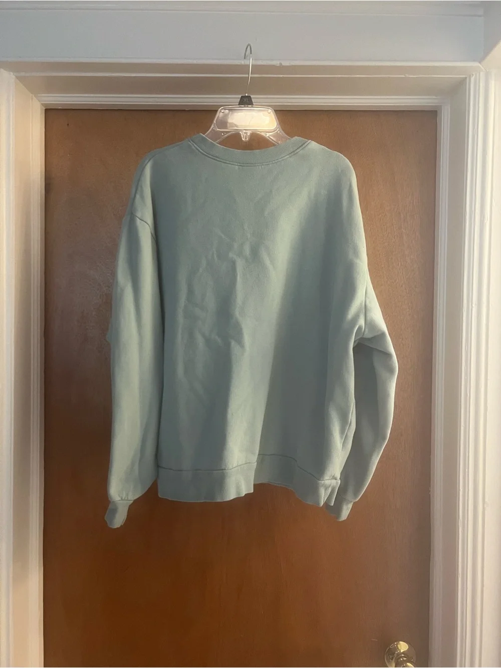wild fable Women’s Sage Green 'LONDON' Long Sleeve Crewneck Sweatshirt - Picture 2 of 5